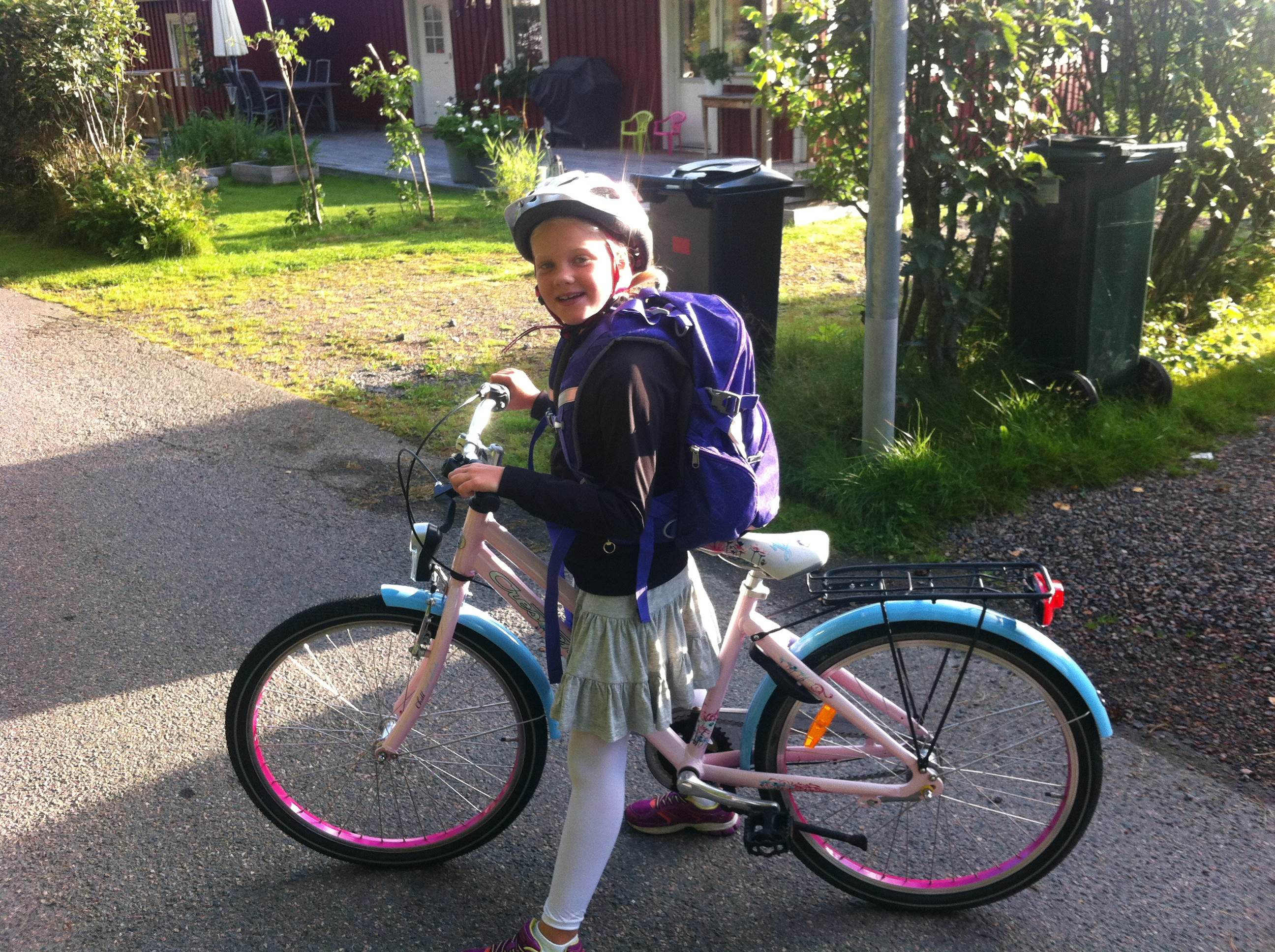Ella på cykel